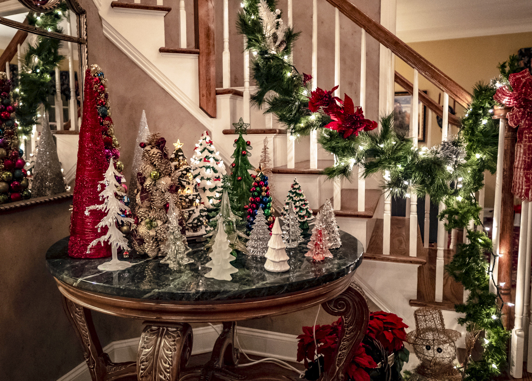 Christmas store -Christmas store 253521 1830x1310 Table Christmas Trees